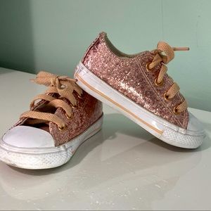 Toddler girls Sz 6 rose gold glitter Converse